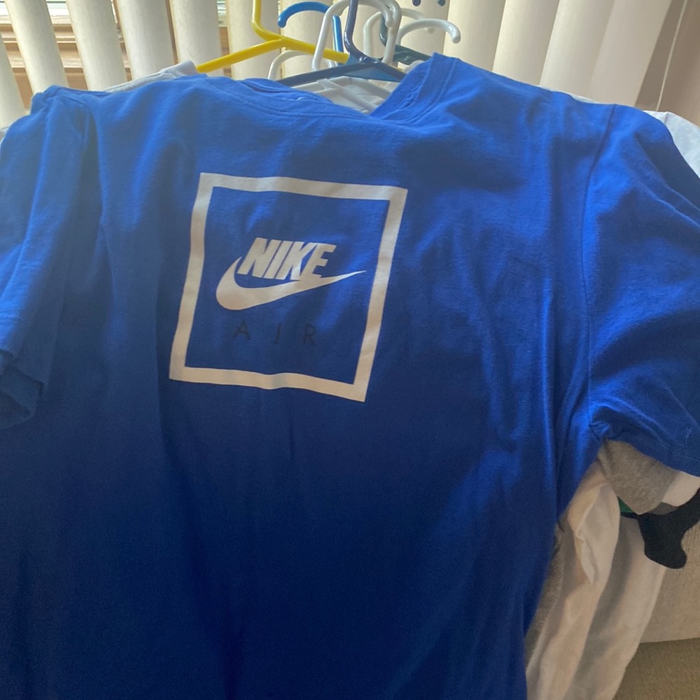 Men’s medium nike tee